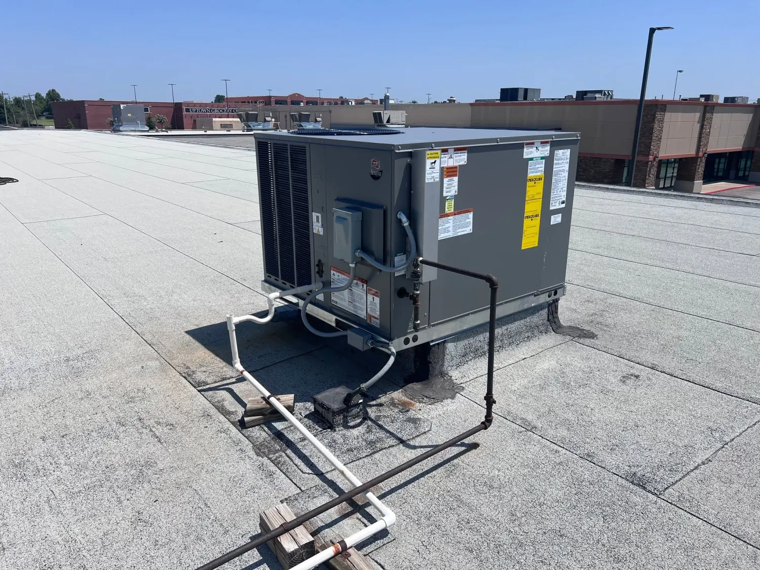 Rooftop packaged HVAC unit installed on a Houston commercial building
